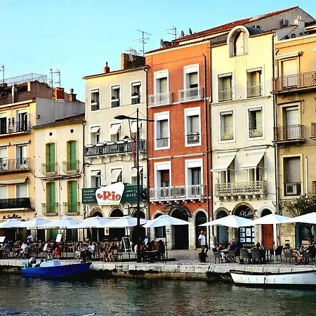 Le Calme A Deux Pas Du Port De Sète
