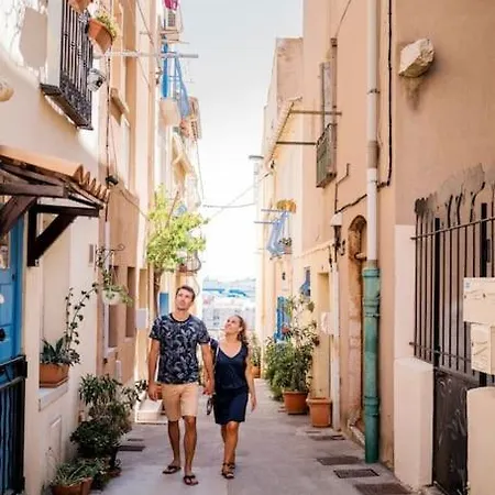 Le Calme A Deux Pas Du Port De * Sete